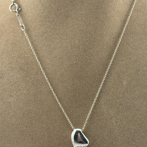 Tiffany & Co. Silver Minimalist Heart Pendant Necklace - Picture 3 of 5